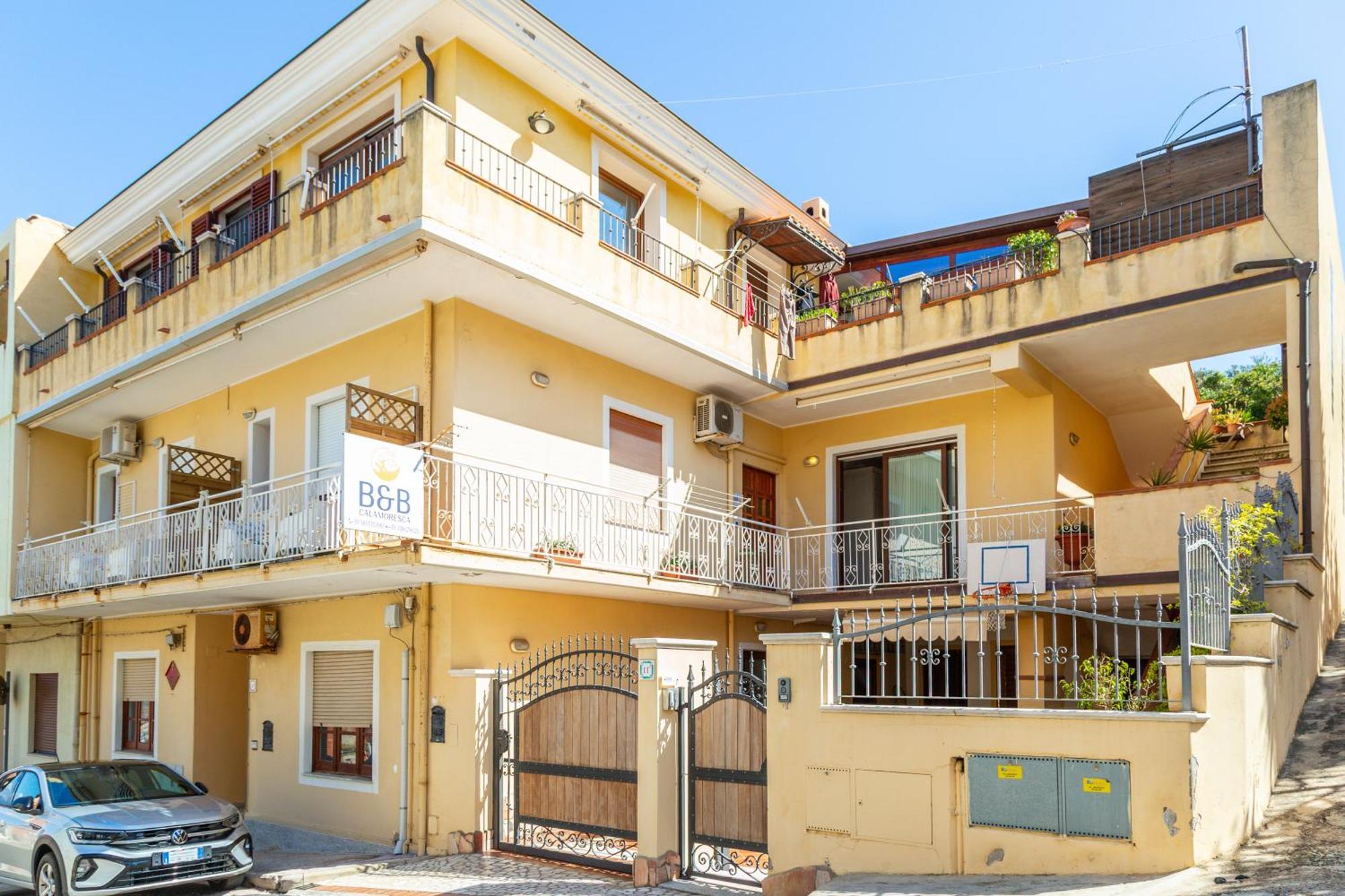 B&B Calamoresca Àrbatax Buitenkant foto